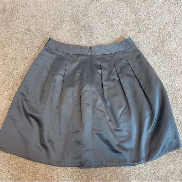 Club Monaco gray pleated skater circle skirt silk blend Sz 4 - Picture 4 of 9